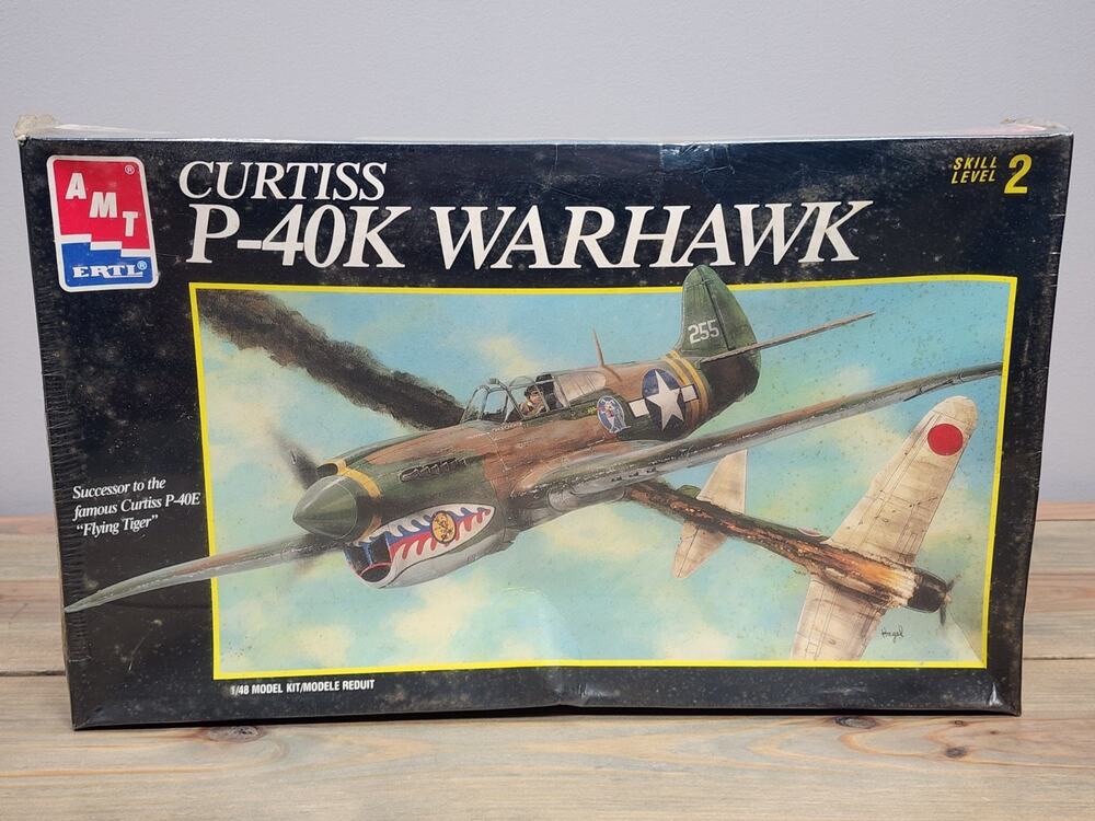 AMT Curtiss P-40K Warhawk 8794 1/48 Model Kit Sealed